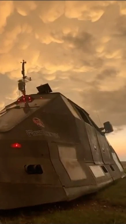 Storm Chaser: survive all tornadoes cover