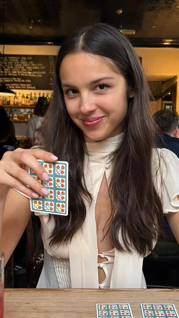 Olivia's King's Corner 
#oliviarodrigo #playingcards #cardgame