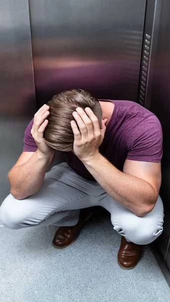 3D stuck in a elevator cover